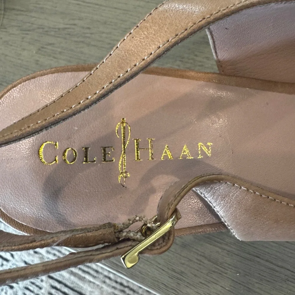 Cole Haan Women 10 B Beige Leather Slingback Peep Toe Kitten Heel Comfort Career